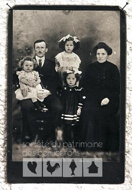 Famille de Cyrille Tremblay et Alfréda Talbot avec leurs trois enfants