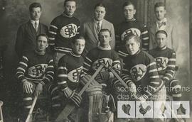 Dix joueurs de hockey du collège de Sainte-Marie